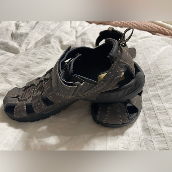 Teva Forebay Brown Fisherman Sport Sandals S/N 1001116 Men's Size 10 - Picture 2 of 4